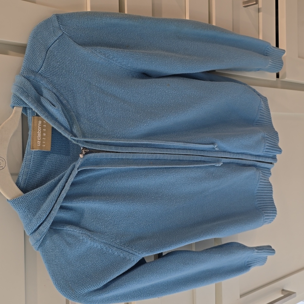 Liz Claiborne Lizwear, Baby Blue, hooded sweater with pockets, Zip up. Size M
